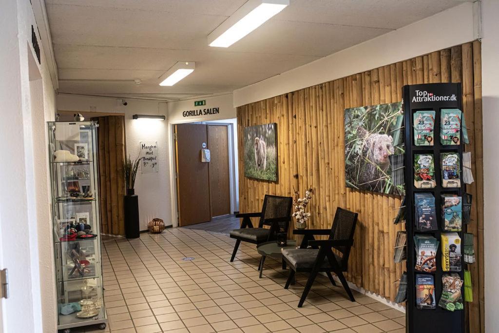 Givskud Zoo Hostel Экстерьер фото