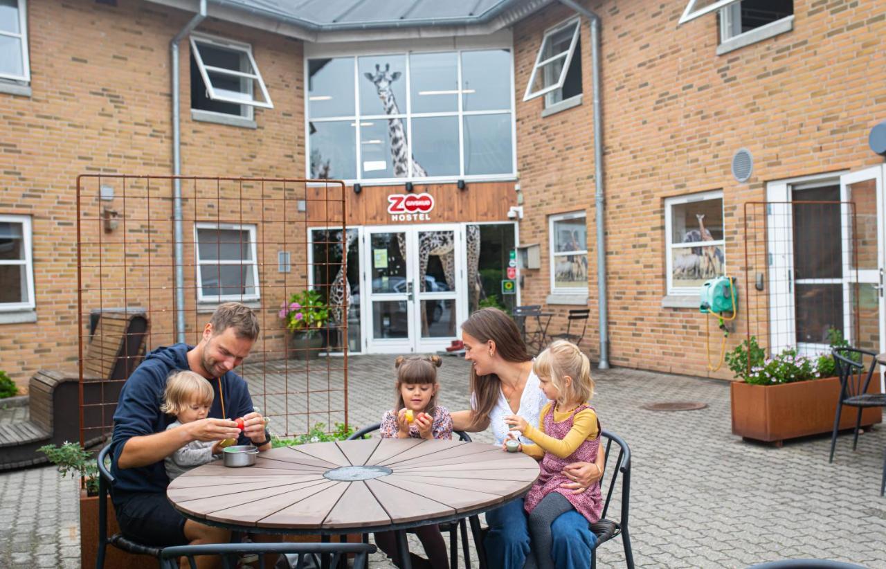 Givskud Zoo Hostel Экстерьер фото