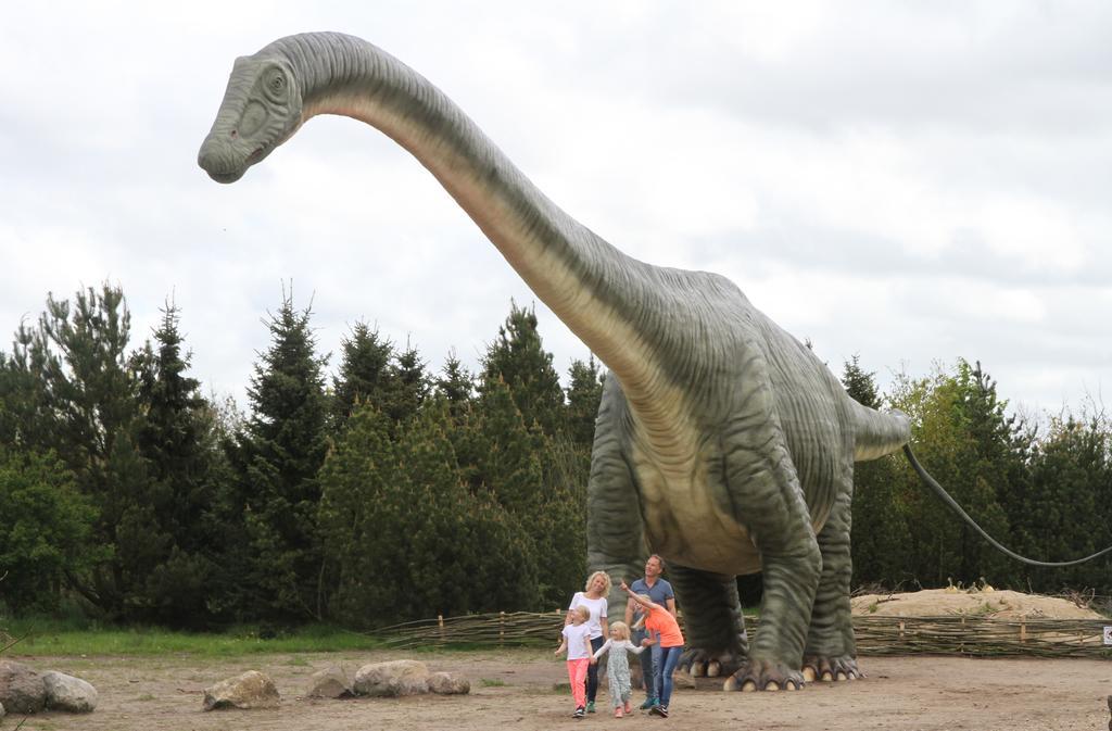Givskud Zoo Hostel Экстерьер фото